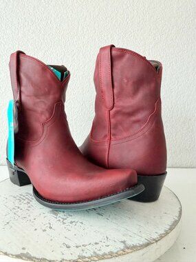 Lane Boots EMMA JANE Red Cowboy Booties Womens 9.5 Western Snip Toe Short Ankle